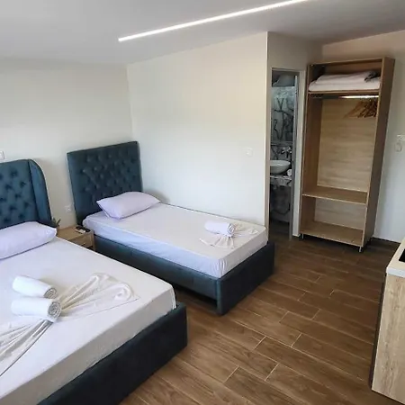 Aparthotel House Irene 3*