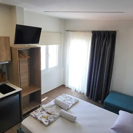 Aparthotel House Irene 3*