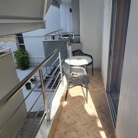House Irene Aparthotel *